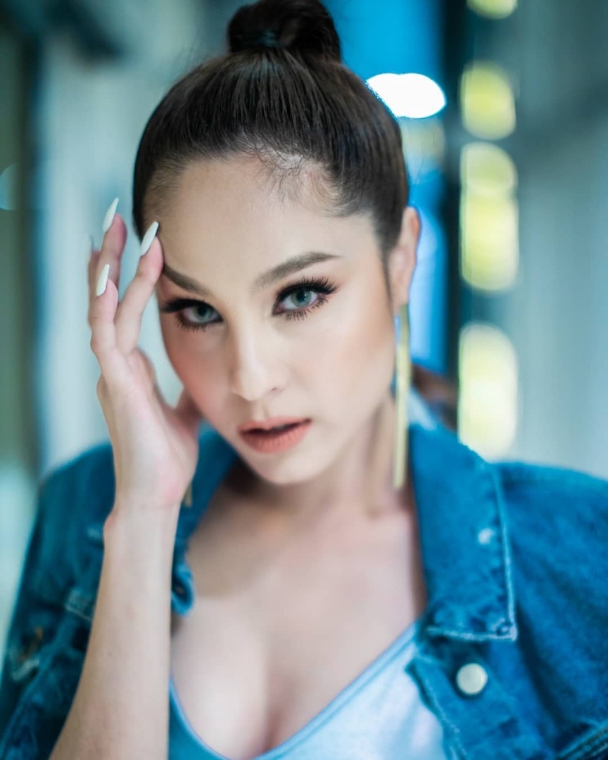 ขวัญ อุษามณี