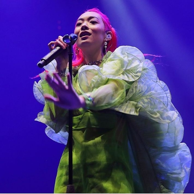 "Rina Sawayama" นางแบบลูกครึ่งญี่ปุ่น-อังกฤษ โฉบเฉี่ยว มีสไตล์ มากความสามารถ