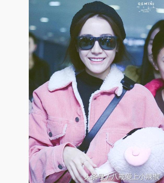 เซเลบถือตุ๊กตาเวลาไปสนามบิน