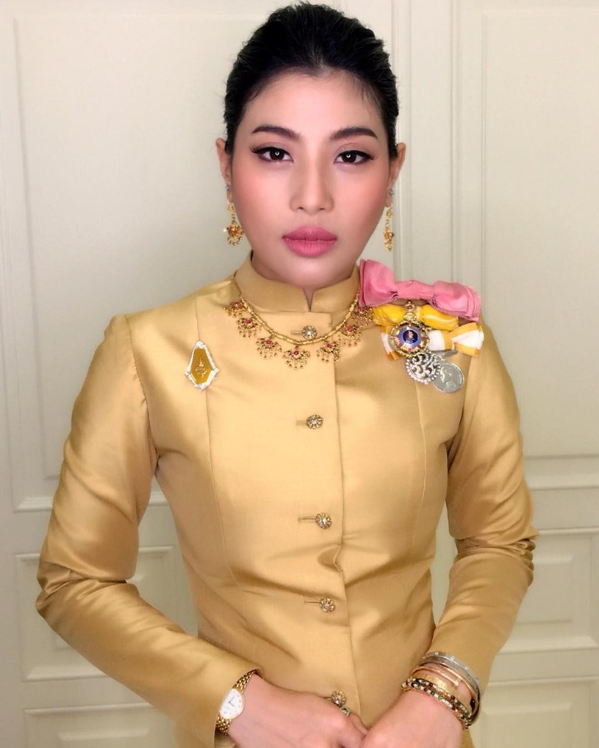 ซูมเมคอัพลุคของ "พระองค์หญิงสิริวัณณวรีฯ" ณ Paris Fashion Week 2018