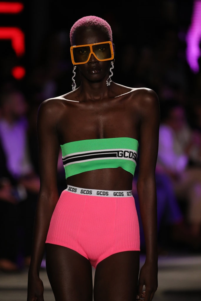 จัดไปเลย! "นม 3 เต้า" บนแฟชั่นโชว์ Milan Fashion Week 2018