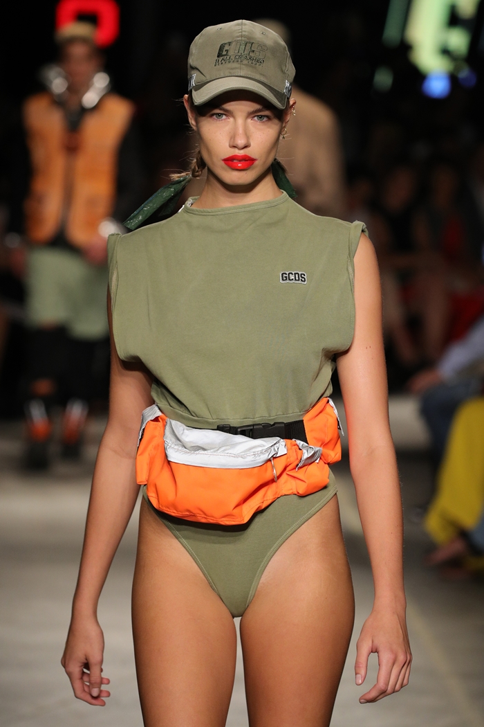 จัดไปเลย! "นม 3 เต้า" บนแฟชั่นโชว์ Milan Fashion Week 2018