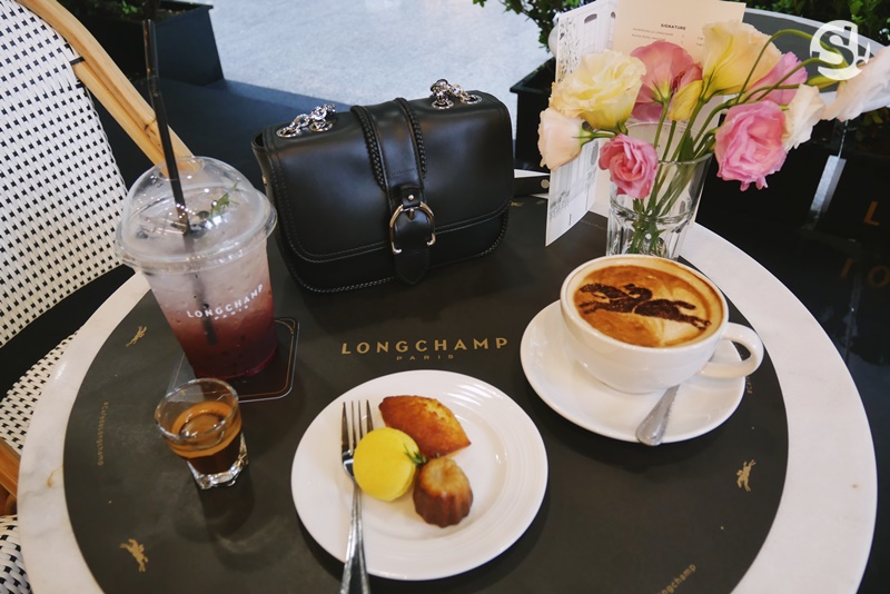 รีวิว Café de Longchamp จิบกาแฟ ทดลองเป็นสาวปารีเซียงตามแบบฉบับลองฌอมป์