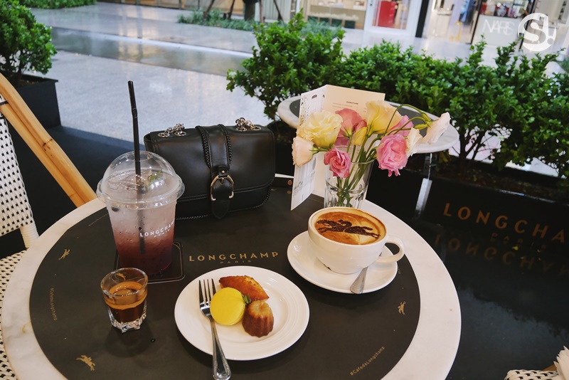 รีวิว Café de Longchamp จิบกาแฟ ทดลองเป็นสาวปารีเซียงตามแบบฉบับลองฌอมป์