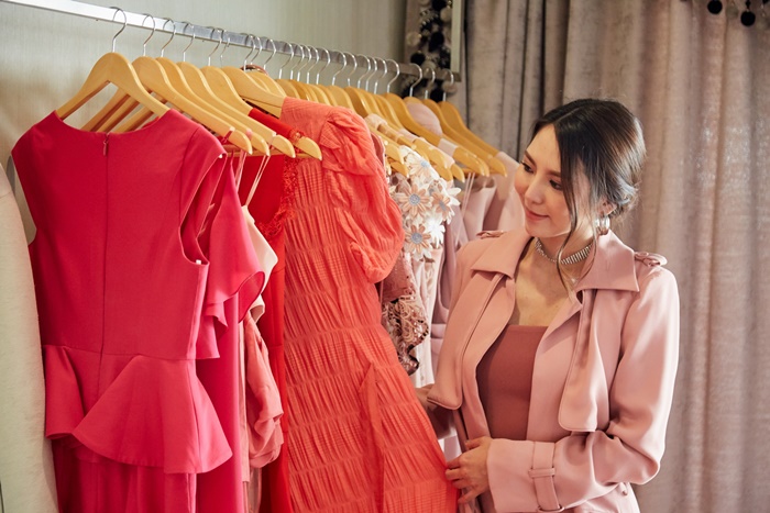 ทริค Mix & Match เสื้อผ้าให้โดดเด่น มีสไตล์ของ 4 กูรูคนดัง พร้อมอัปเดตเทรนด์ปี 2019