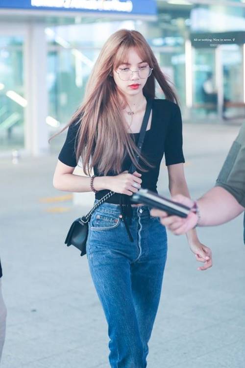สาวอกเล็ก