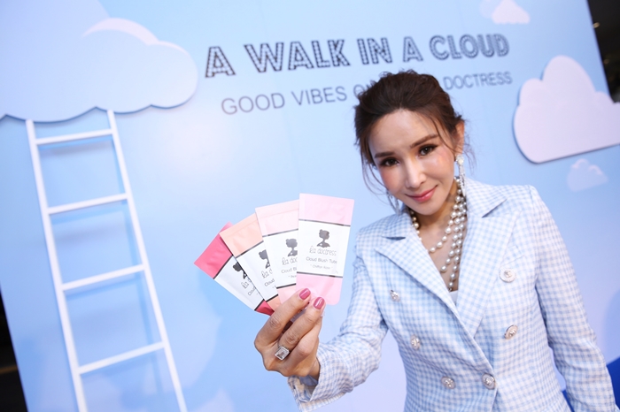 เก็บตกแฟชั่นโชว์ของสาวๆ The Face Thailand ที่งาน "A Walk in a Cloud"