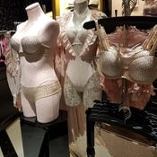 ชุดชั้นใน Victoria’s Secret