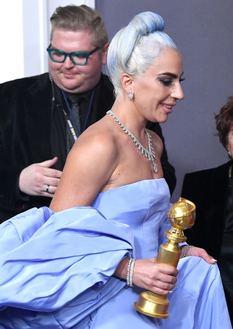 เบิกตัวแม่ "เลดี้ กาก้า" กับชุดสีพาสเทล ในฐานะนักแสดงฮอลลีวูด ที่งานลูกโลกทองคำ 2019