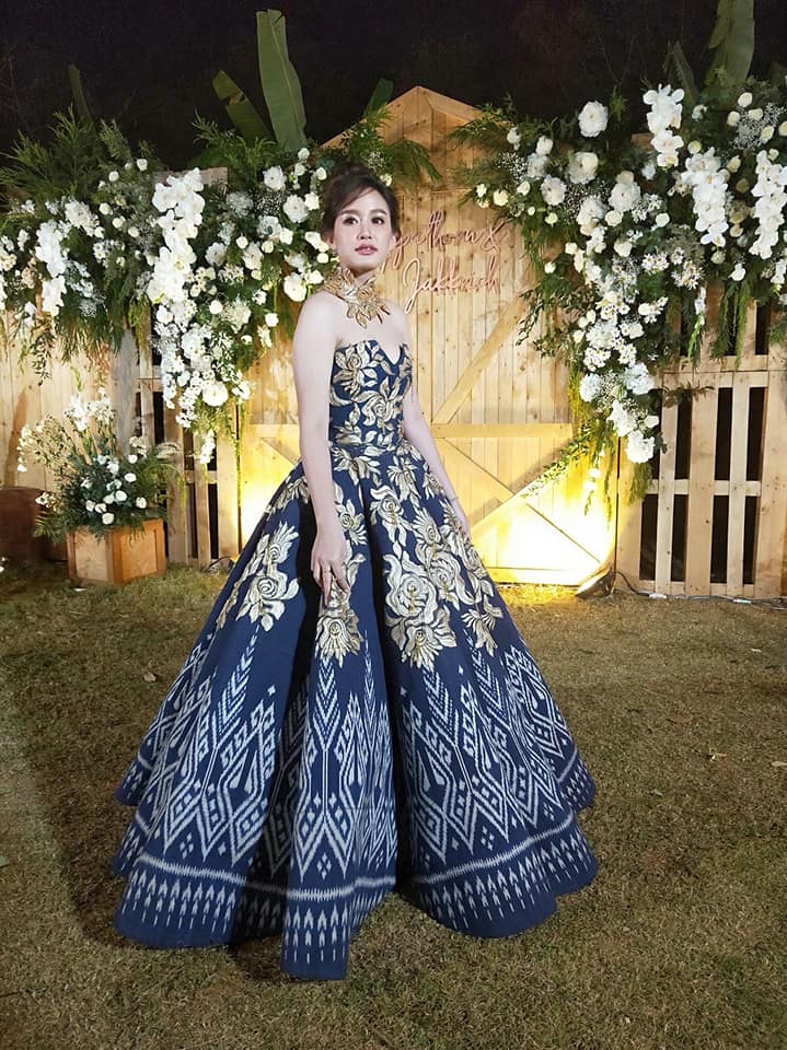 ชุดแต่งงานผ้าไทย