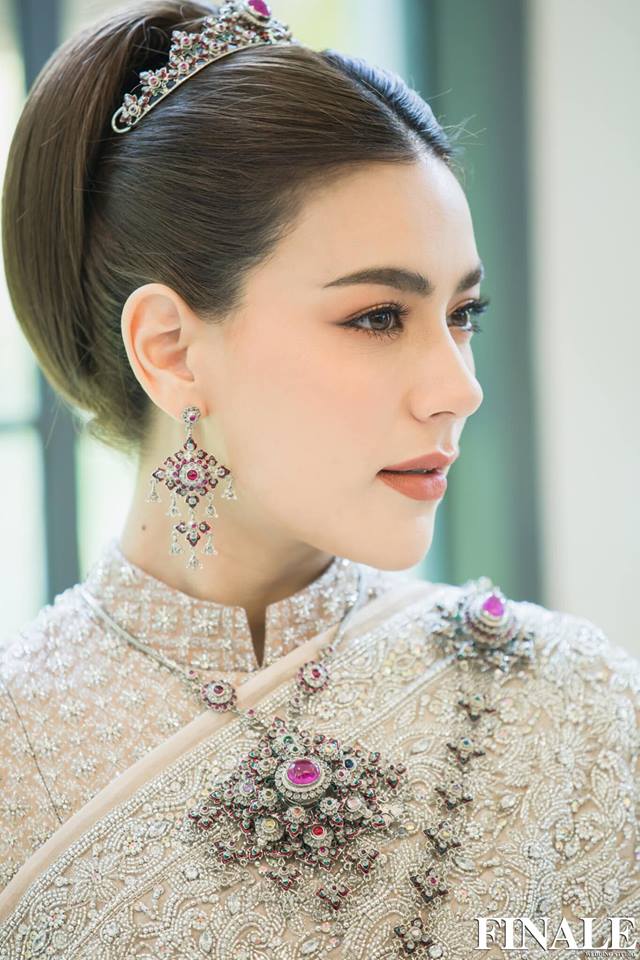 คิมเบอร์ลี่ ชุดไทย