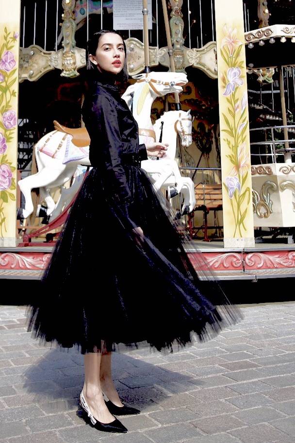 ซาร่า เล็กจ์