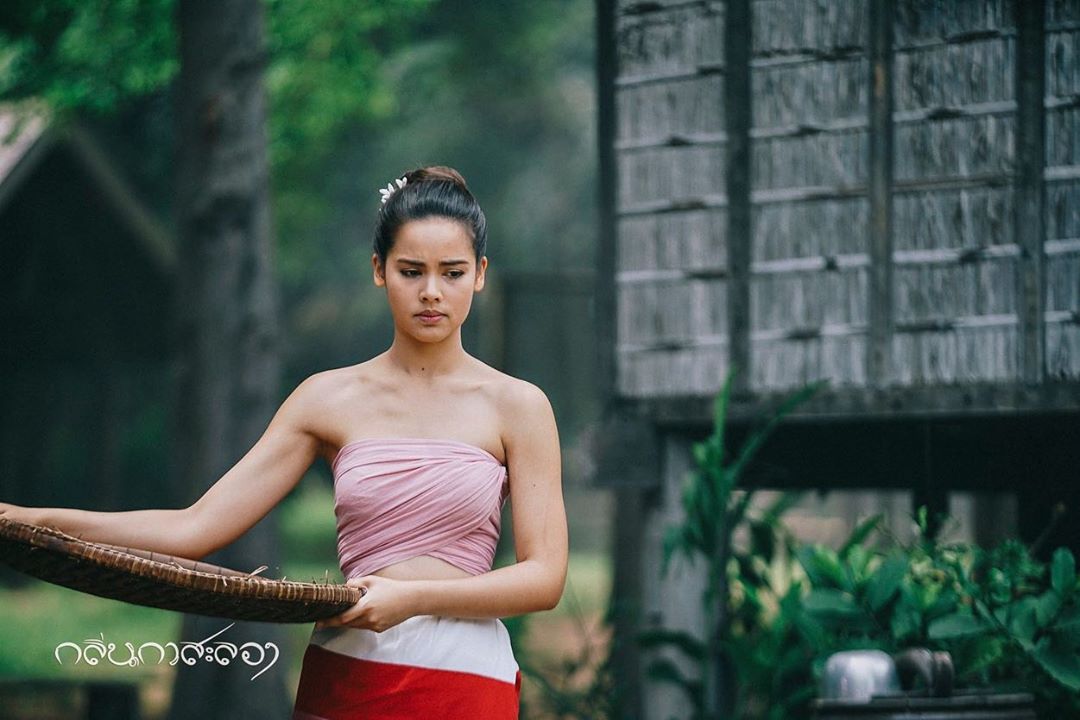 ญาญ่า อุรัสยา ชุดไทย