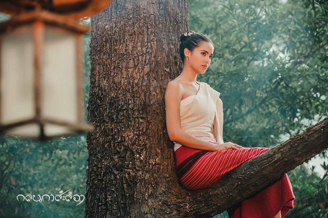 ญาญ่า อุรัสยา ชุดไทย