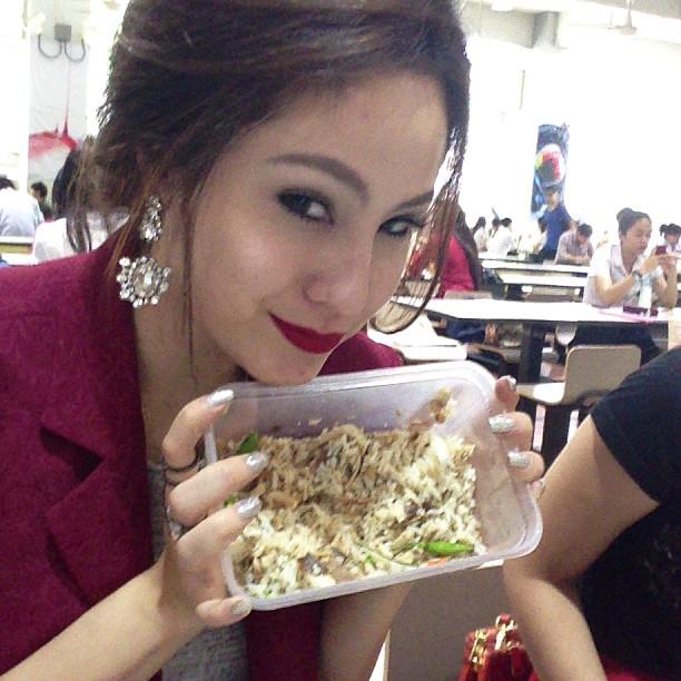 ขวัญ อุษามณี