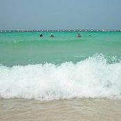 หาดสวย น้ำใส กับหนึ่งวันที่หาดแสม เกาะล้าน