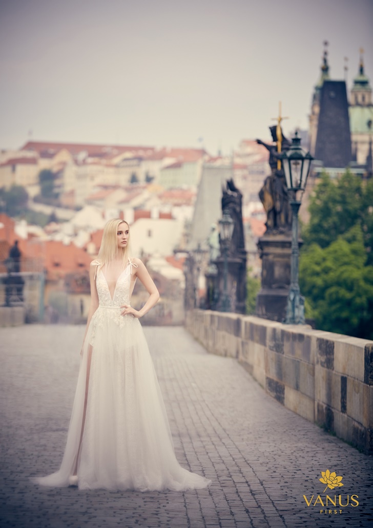 ชุดแต่งงาน แบรนด์ วนัช เฟิร์ส