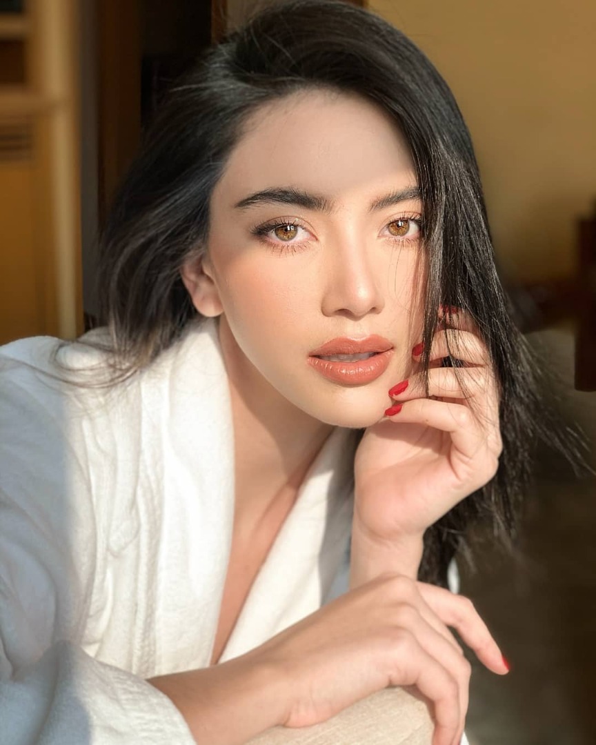 ใหม่ ดาวิกา