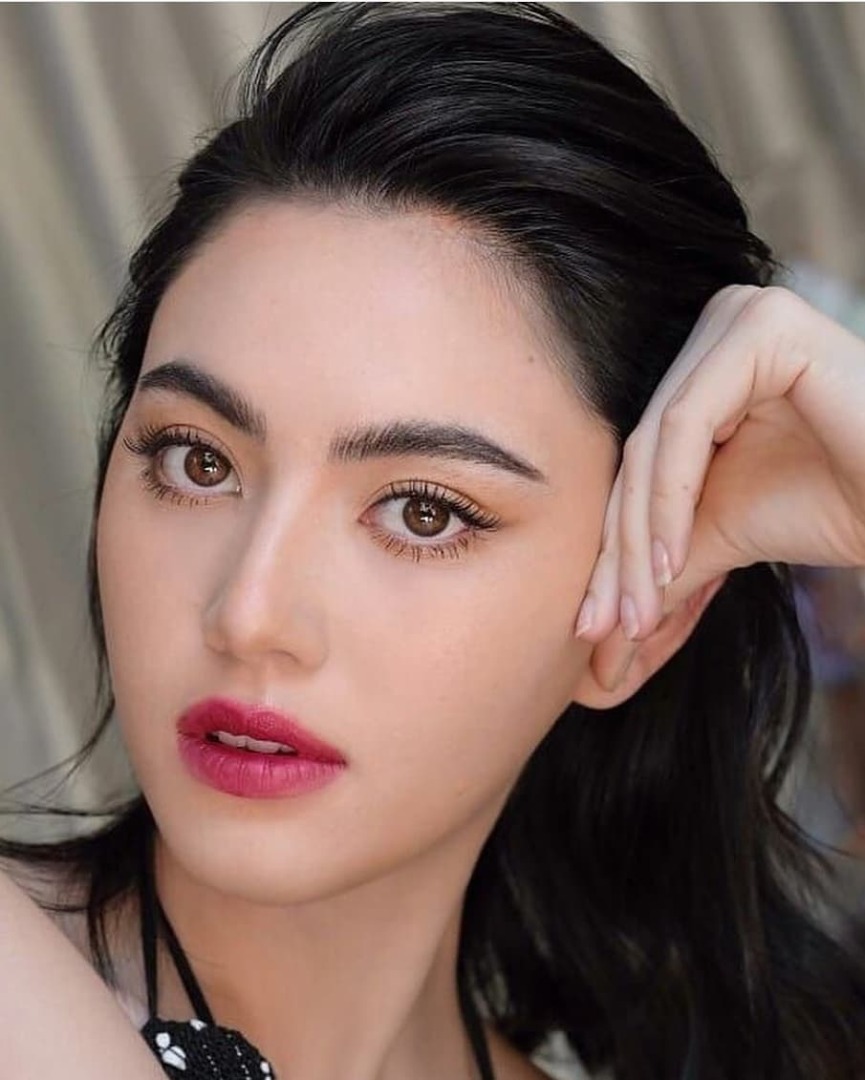ใหม่ ดาวิกา