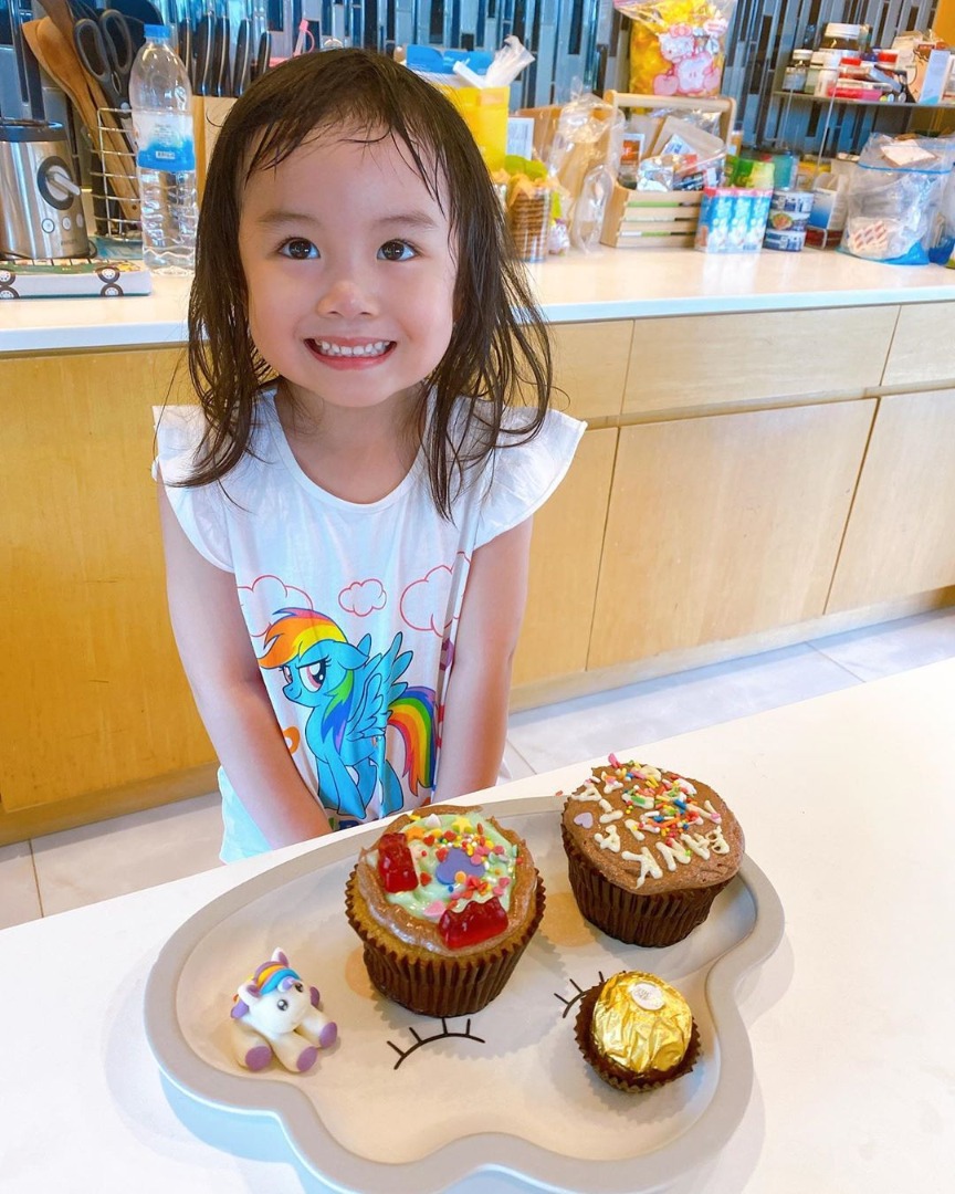 ลูกนิหน่า สุฐิตา