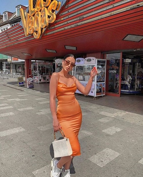 แฟชั่นสีส้ม