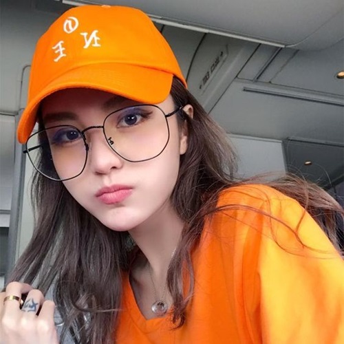 แฟชั่นสีส้ม