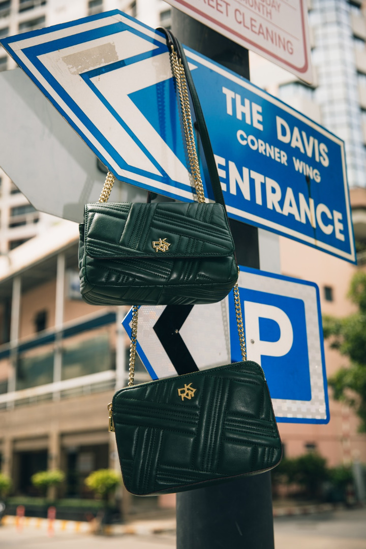กระเป๋า DKNY
