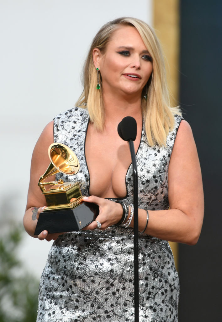 Grammy Awards 2021แฟชั่น
