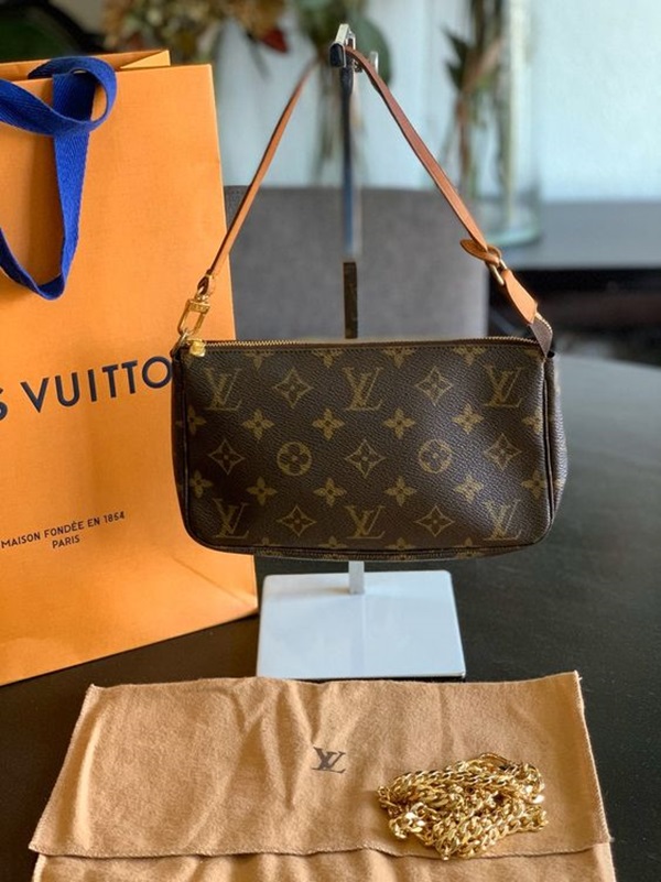 LV Pochette Accessoires