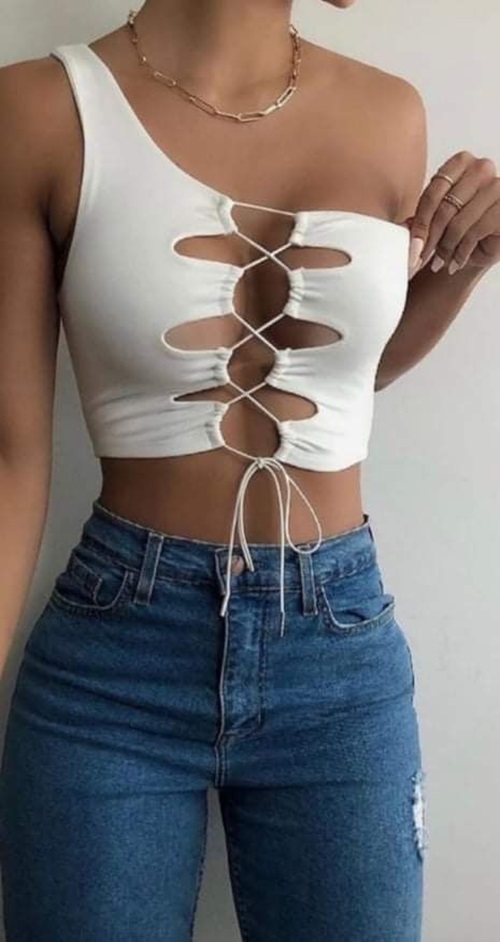 แฟชั่นเสื้อขาด