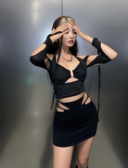 แฟชั่นเสื้อขาด