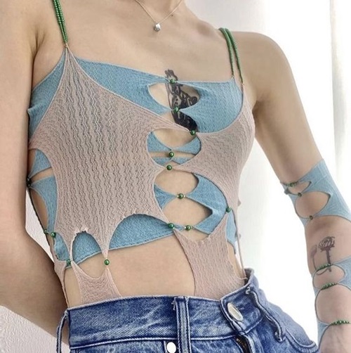 แฟชั่นเสื้อขาด