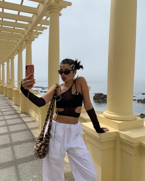 แฟชั่นเสื้อขาด