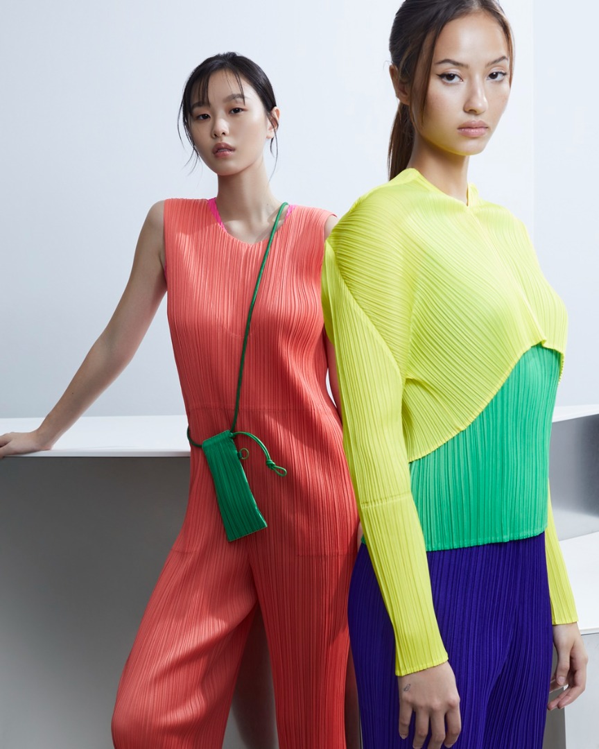 PLEATS PLEASE ISSEY MIYAKE