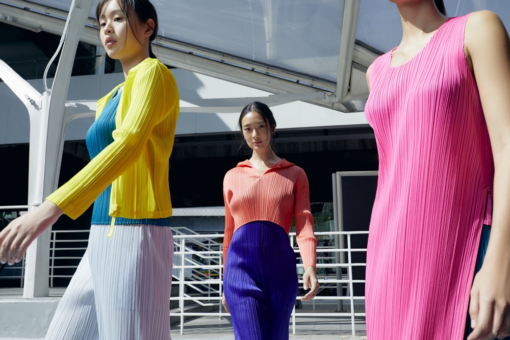 PLEATS PLEASE ISSEY MIYAKE