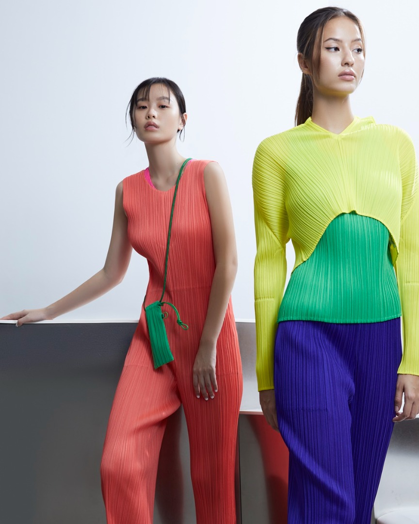 PLEATS PLEASE ISSEY MIYAKE