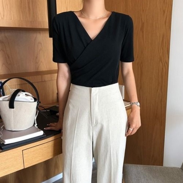 แฟชั่นคุมโทนสีขาวดำ