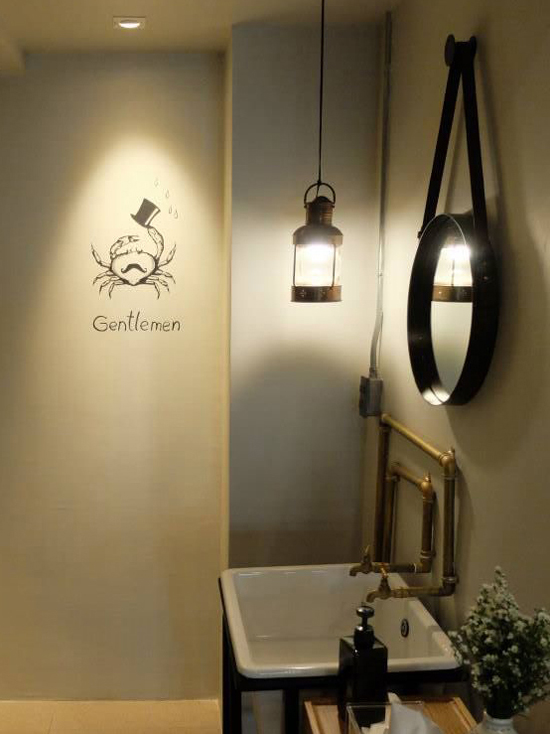 เพิ่มเสน่ห์ให้ร้านด้วยงานเพ้นท์ผนัง