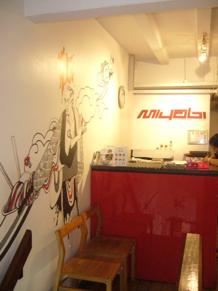 เพิ่มเสน่ห์ให้ร้านด้วยงานเพ้นท์ผนัง