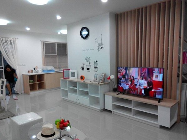 DIY ไม้กั้นห้อง เป็นเฟอร์นิเจอร์แต่งบ้าน ใช้เงินแค่ 35 หมื่น