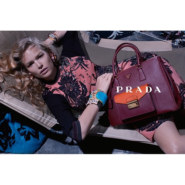 กระเป๋า Prada