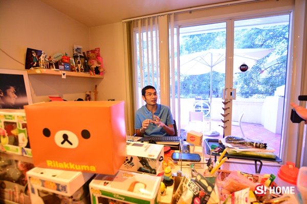 เปิด “ห้องทำงาน” โลกแห่งจินตนาการของ “คุณชายอดัม” มรวเฉลิมชาตรี ยุคล