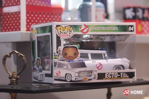 เปิด “ห้องทำงาน” โลกแห่งจินตนาการของ “คุณชายอดัม” มรวเฉลิมชาตรี ยุคล