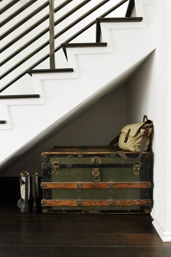 ทำชีวิตให้ง่ายกับ 12 วิธีจัดเสื้อผ้าเข้าตู้ไซส์มินิ