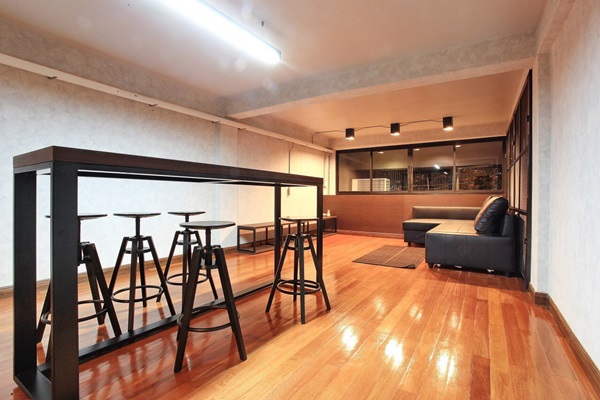 รีโนเวทตึกแถวอายุมากกว่า 30 ปี ย่านราชวัตร Loft Style