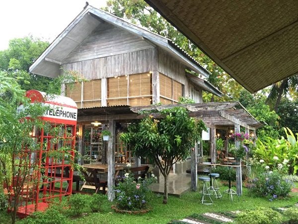 เจ๋งสุด สร้าง “ร้านกาแฟ” จาก “ไม้เก่า” ประหยัดเงินได้ 40 เปอร์เซ็นต์