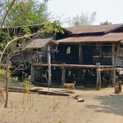 22 บ้านไม้เก่ายกพื้นแบบไทยๆ ตามวิถีชีวิตดั้งเดิมคนโบราณ