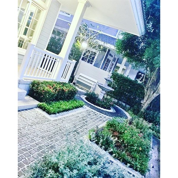 "บ้านดารา" ที่แม้จะไม่ใช่ตัวพ่อ ตัวแม่ แต่บ้านหลังใหญ่ใช้ได้เลย