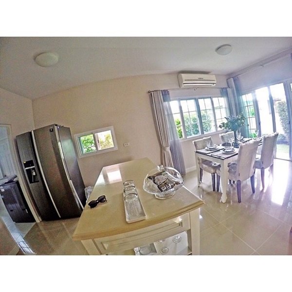 "บ้านดารา" ที่แม้จะไม่ใช่ตัวพ่อ ตัวแม่ แต่บ้านหลังใหญ่ใช้ได้เลย