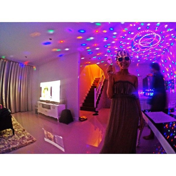 "บ้านดารา" ที่แม้จะไม่ใช่ตัวพ่อ ตัวแม่ แต่บ้านหลังใหญ่ใช้ได้เลย